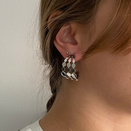 Brincos com bolinhas