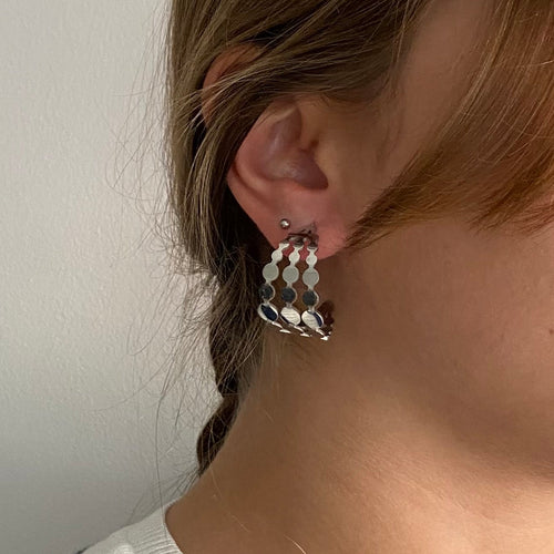 Brincos com bolinhas