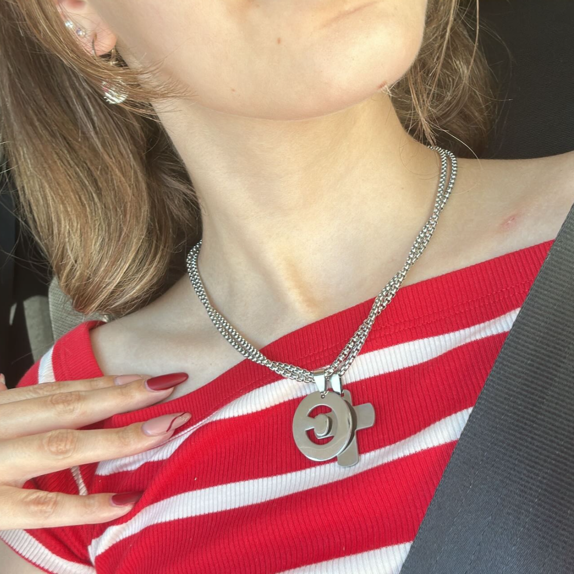 Initial necklace and cross (2 loops)